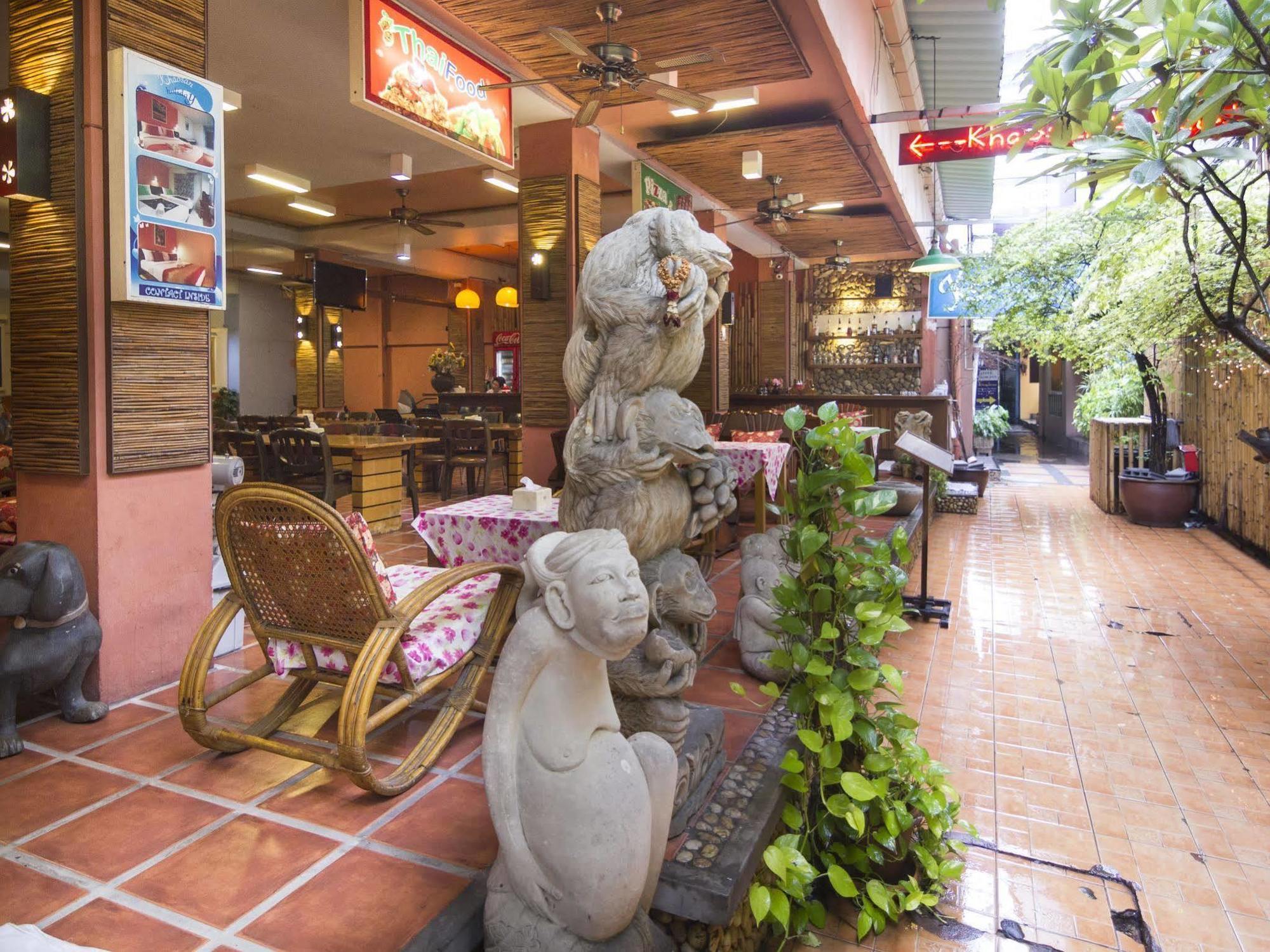 Khaosan Holiday Bangkok Bagian luar foto